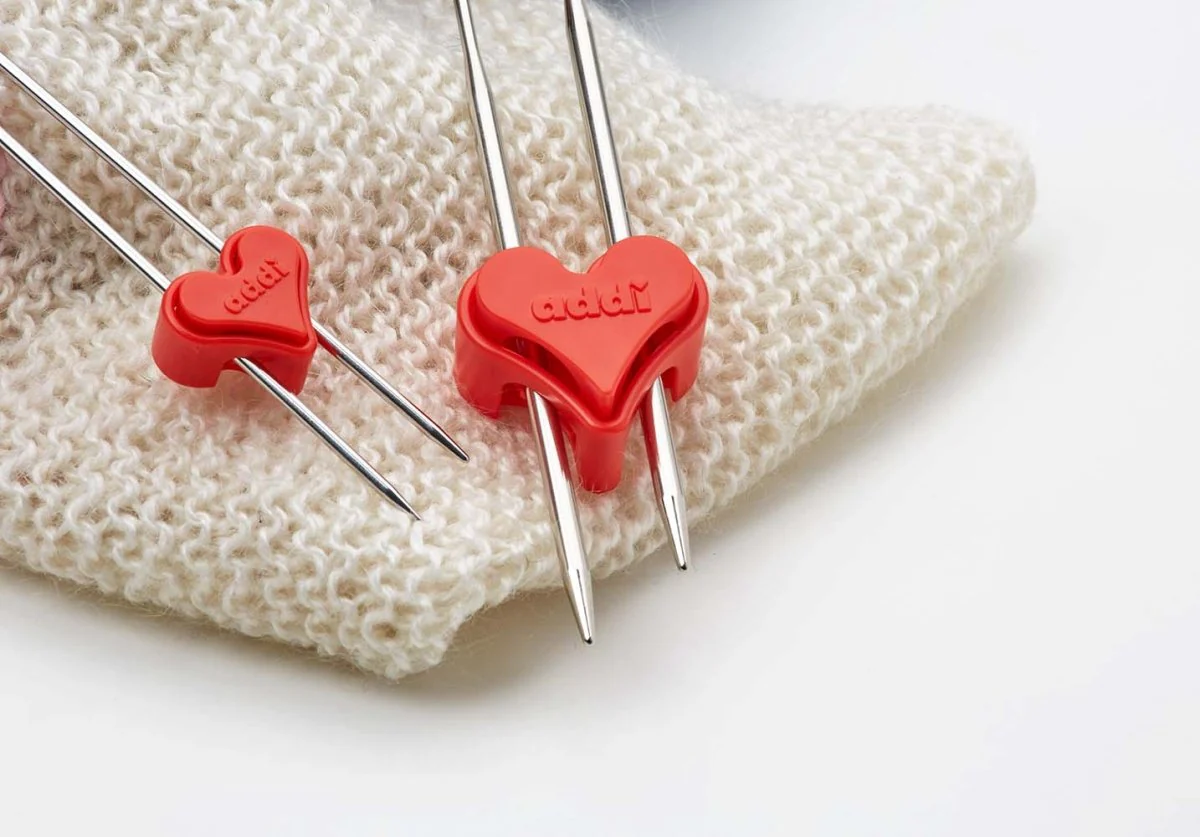 addiToGo Stitch Securing Heart Set - 2-Piece Needle Stoppers for Knitting - Image 4
