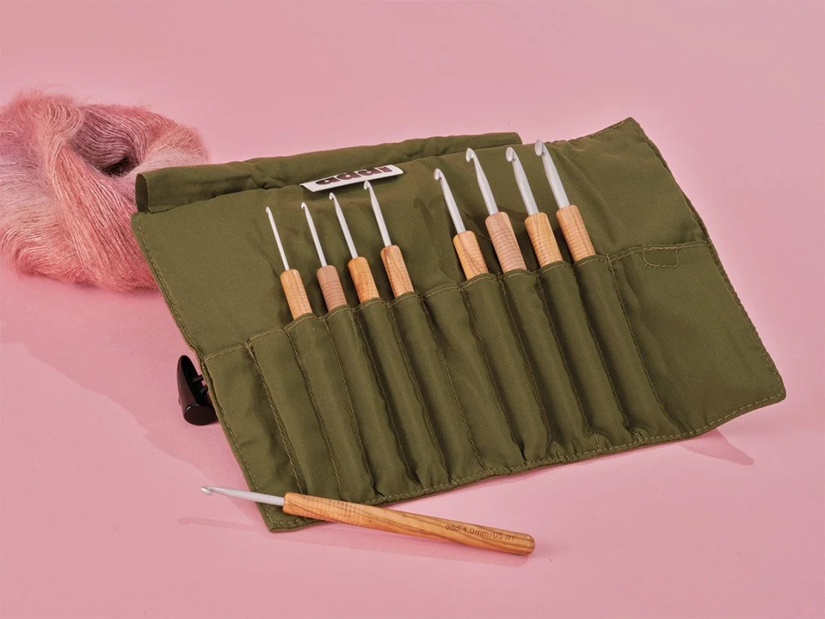 addiWrap Olive Wood Crochet Hook Set 2–6 mm with Waxed Canvas Case - Image 7