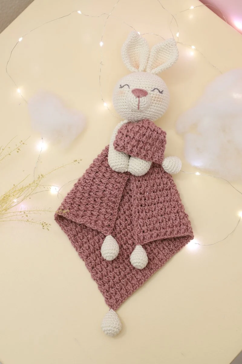 Circulo Amigurumi Crochet Kit - Lovey Blanket - Bunny - Image 6