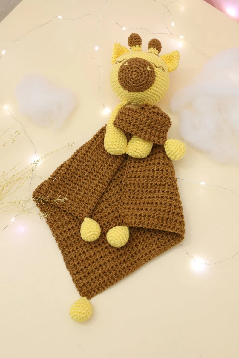 Circulo Amigurumi Crochet Kit - Lovey Blanket - Giraffe - Image 7