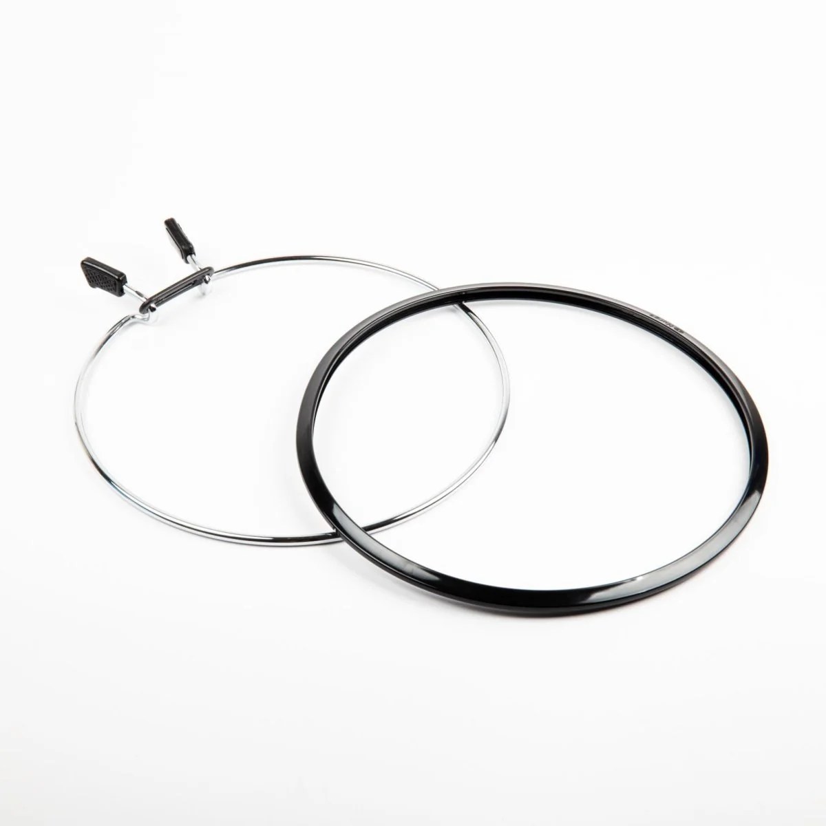 Nurge Spring Tension Hoop for Embroidery or Sewing - Image 4