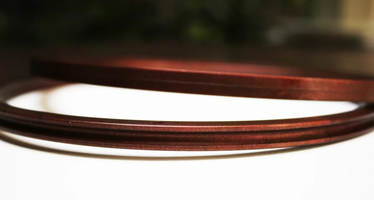 Nurge Wood Effect Plastic Embroidery Hoop with Screw - Image 4